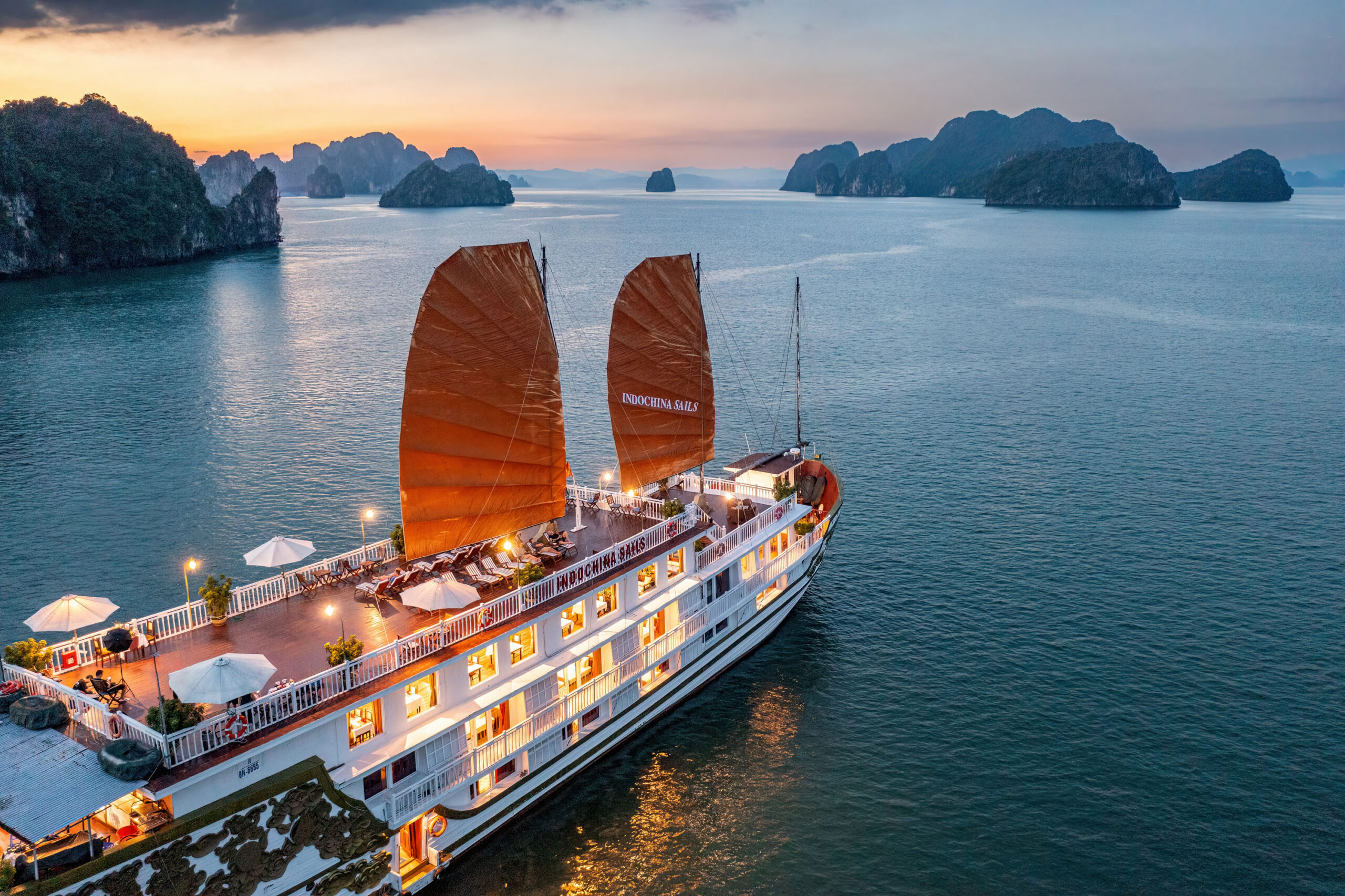 Indochina Sails Cruise Ha Long Du thuyền ngủ đêm 4 sao Vịnh Hạ Long: indochina sails tour 2n1d, 3n2d