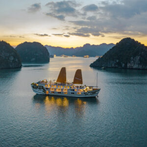 Du thuyền ngủ đêm 4 sao Vịnh Hạ Long: indochina sails tour 2n1d, 3n2d