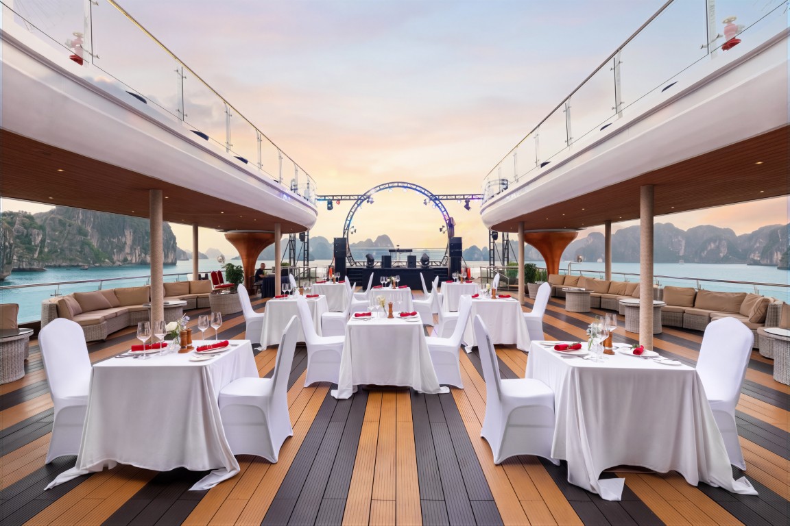Luna Hạ Long Cruise