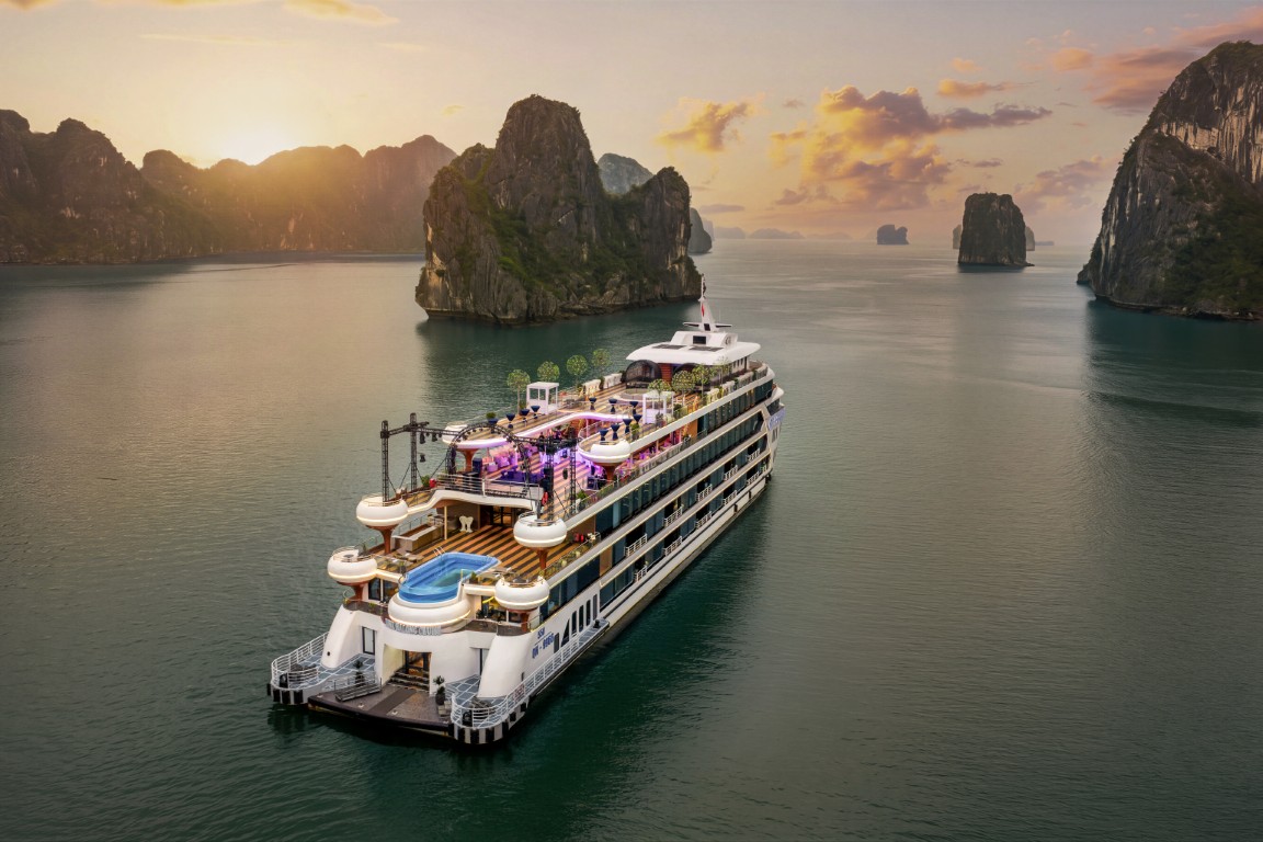 Luna Hạ Long Cruise