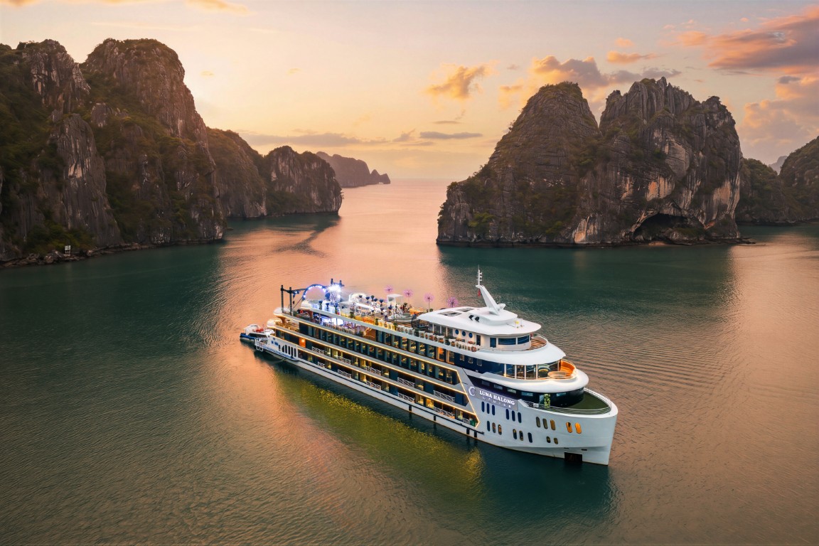 Luna Hạ Long Cruise