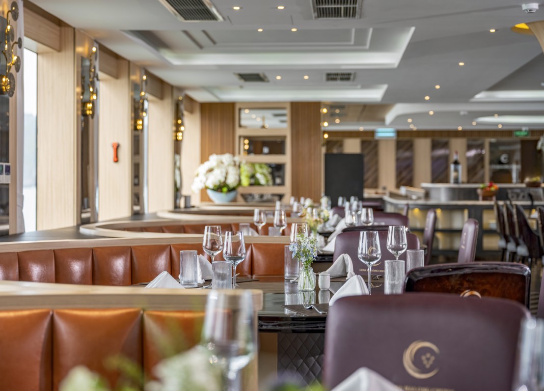 Luna Hạ Long Cruise