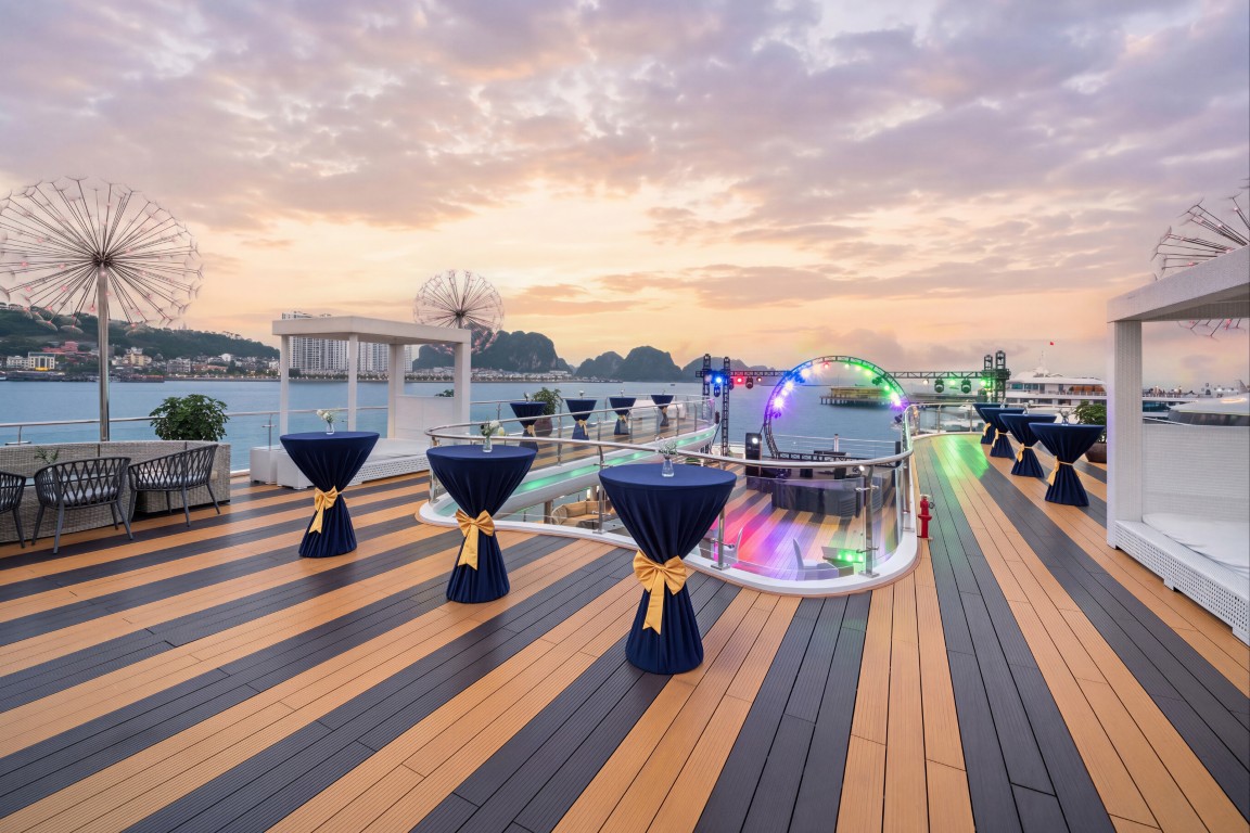 Luna Hạ Long Cruise