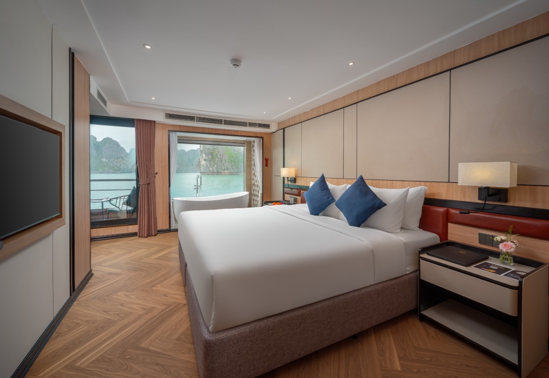 Luna Hạ Long Cruise