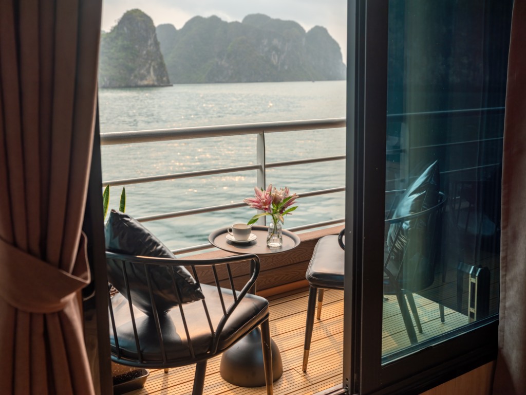 Luna Hạ Long Cruise