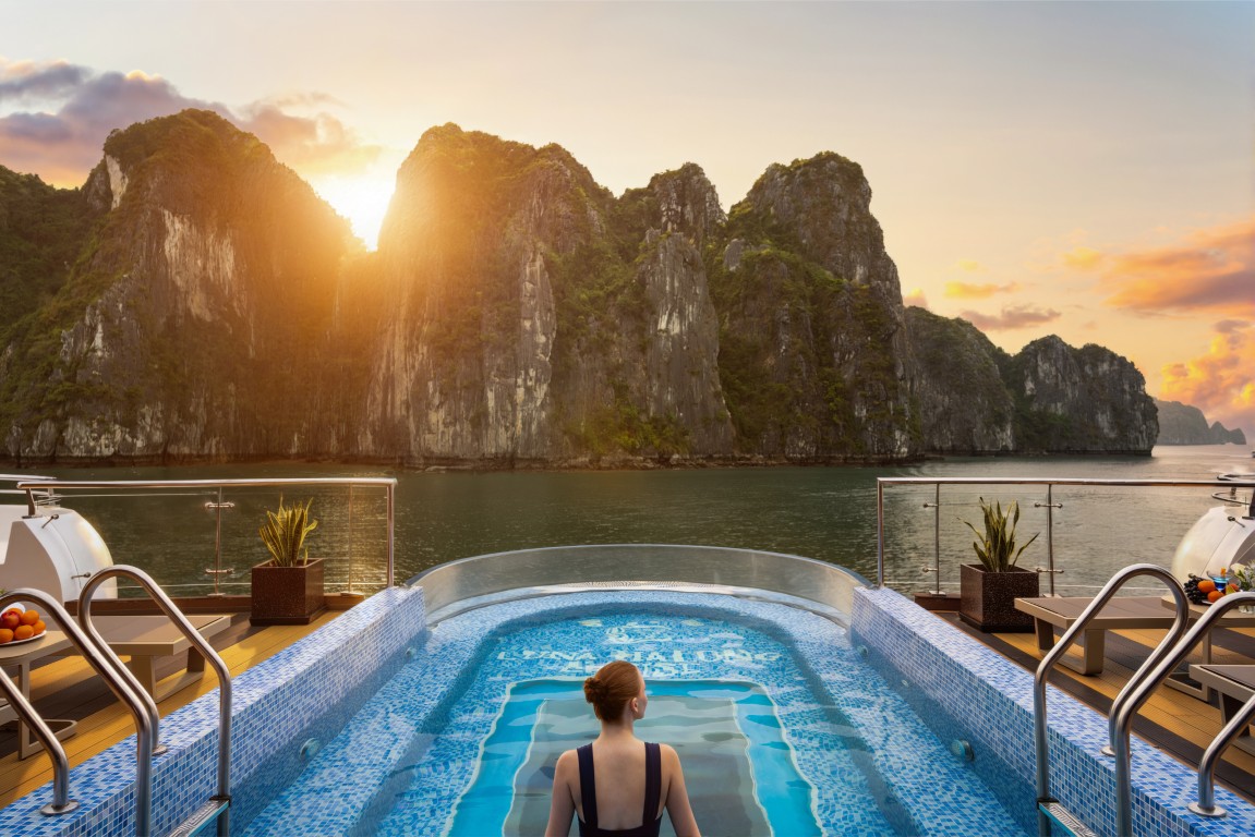 Luna Hạ Long Cruise