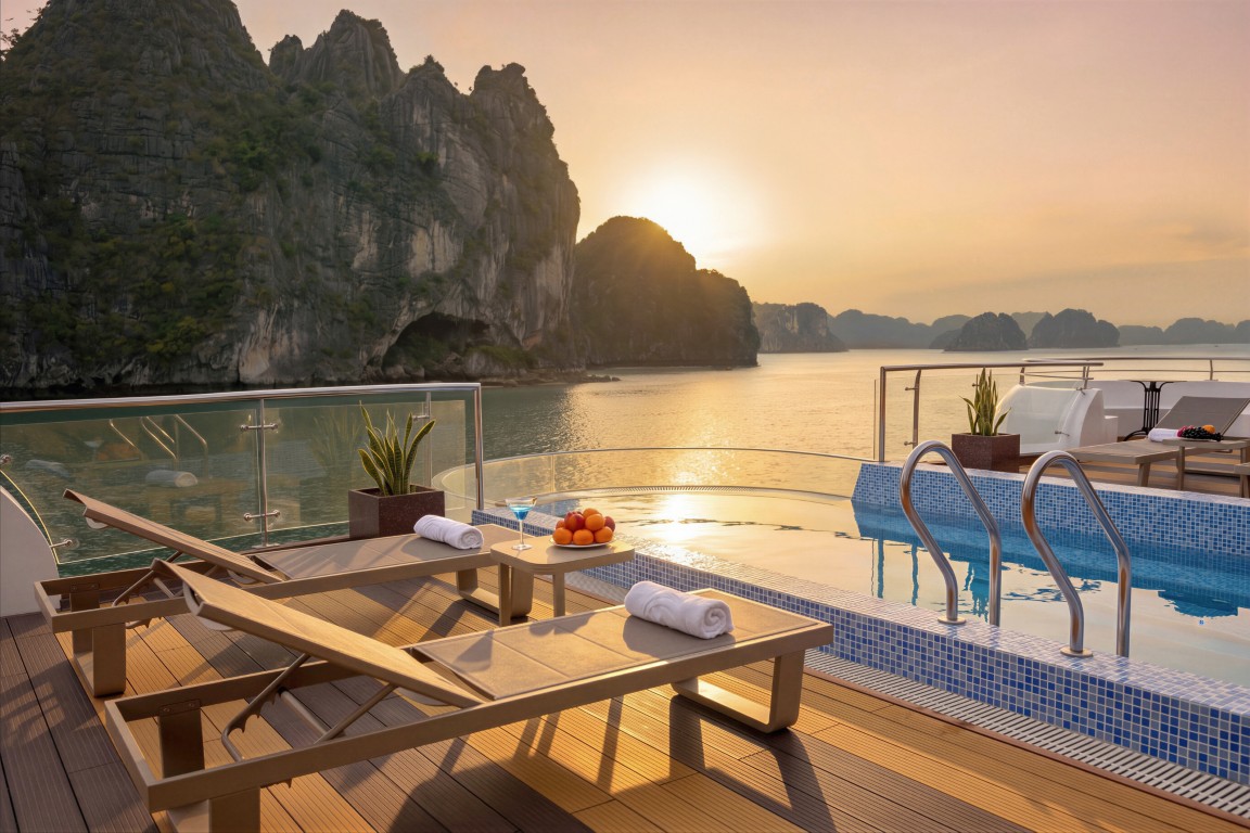 Luna Hạ Long Cruise