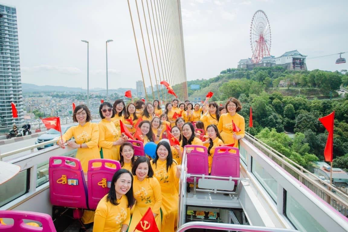 Xe bux 2 tầng Hạ Long