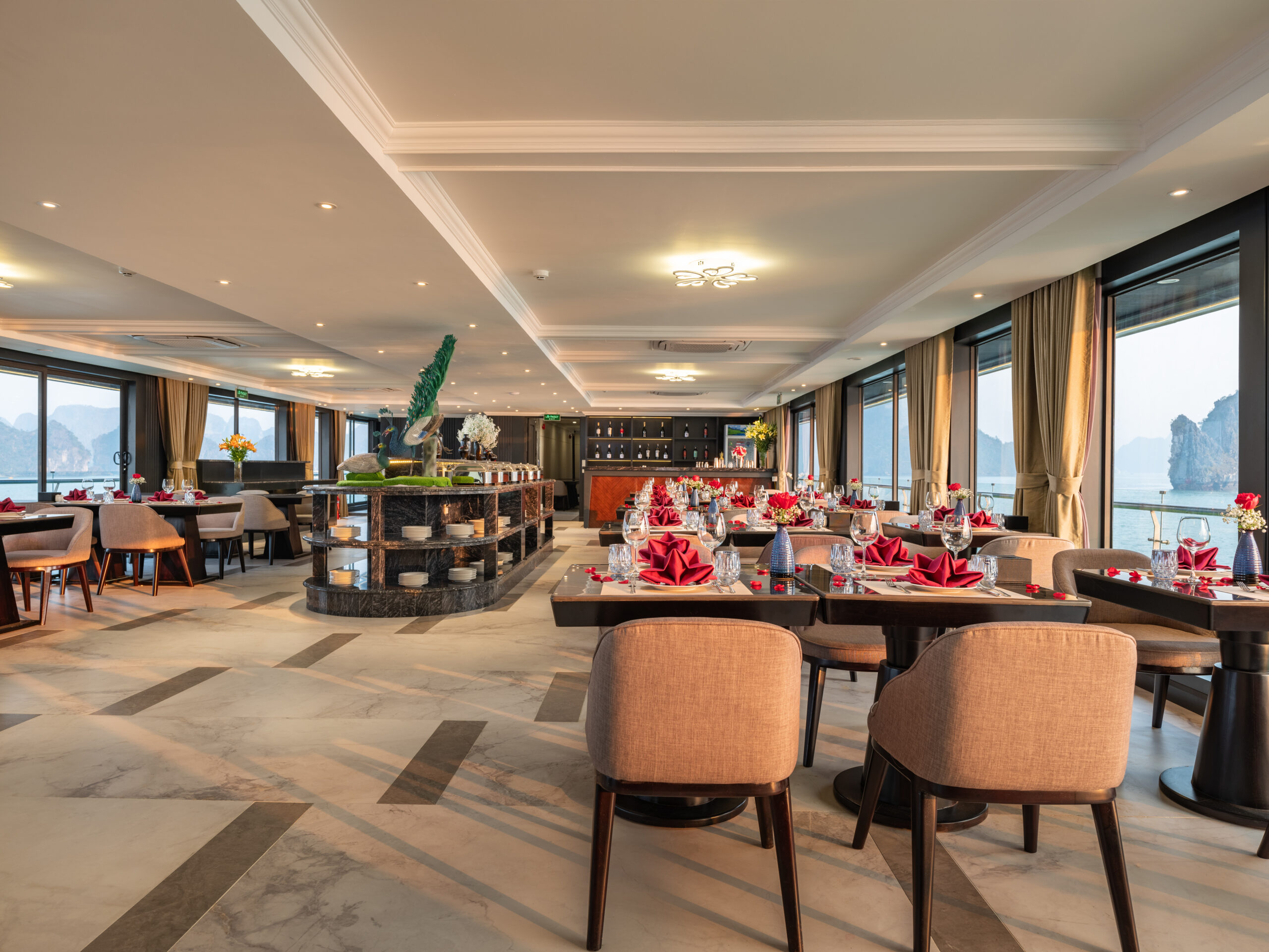 Doria Cruise - Du thuyền ngủ đêm 5 sao Vịnh Lan Hạ