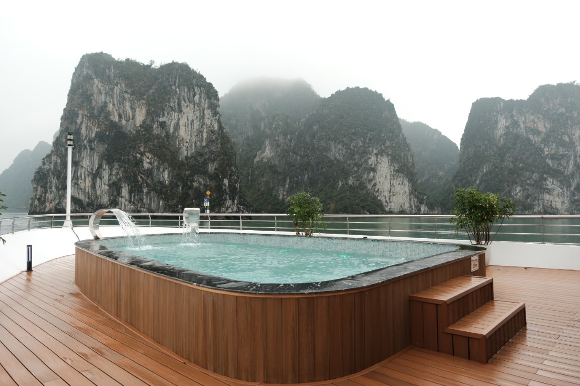 Halora Nova Cruise - Lan Hạ Over Night Cruise