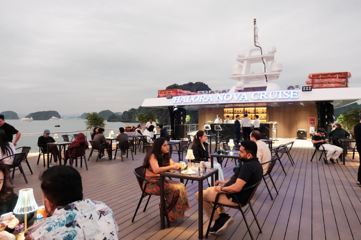 Halora Nova Cruise - Lan Hạ Over Night Cruise