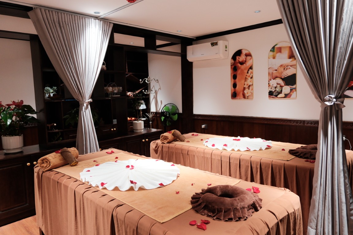 Halora Nova Cruise - Lan Hạ Over Night Cruise