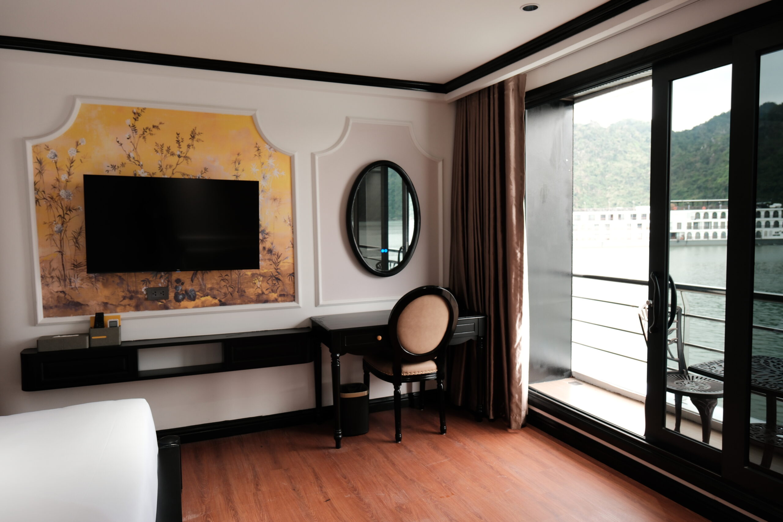 Halora Nova Cruise - Lan Hạ Over Night Cruise