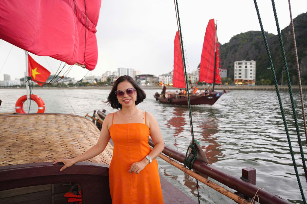 halong bay boat tour