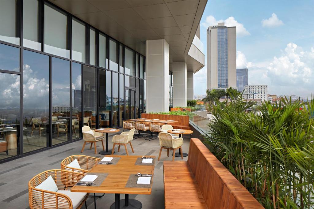 Hyatt Ha Long 5 Star Hotel Khách sạn 5 sao Hyatt trung tâm bãi Cháy