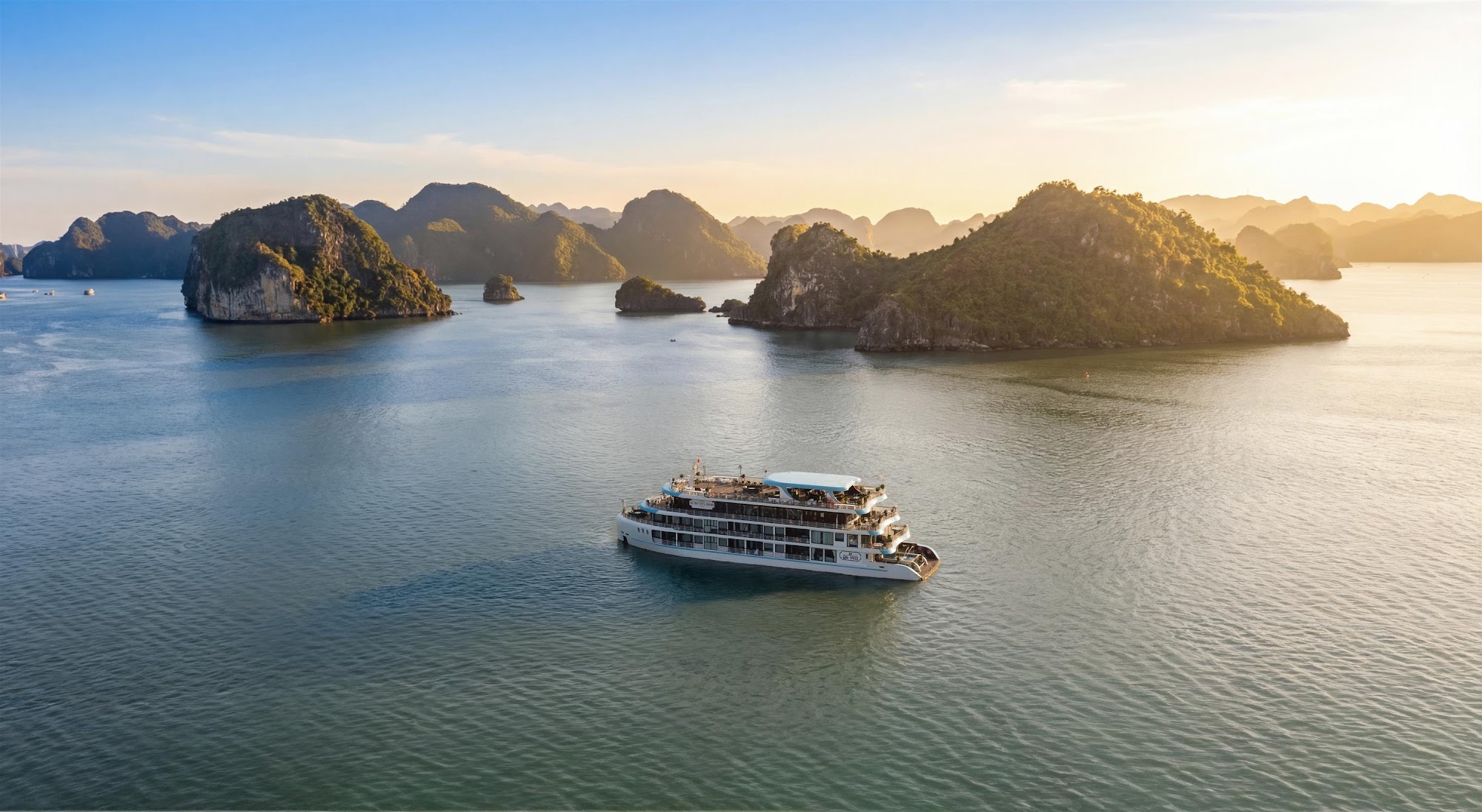 Du Yên Cruise - Du thuyền 5 , 5 sao ngủ đêm Vịnh hạ Long, Lan hạ ạ Long, Lan Ha Overnight 5,6 star cruise: 2n1d, 3n2d