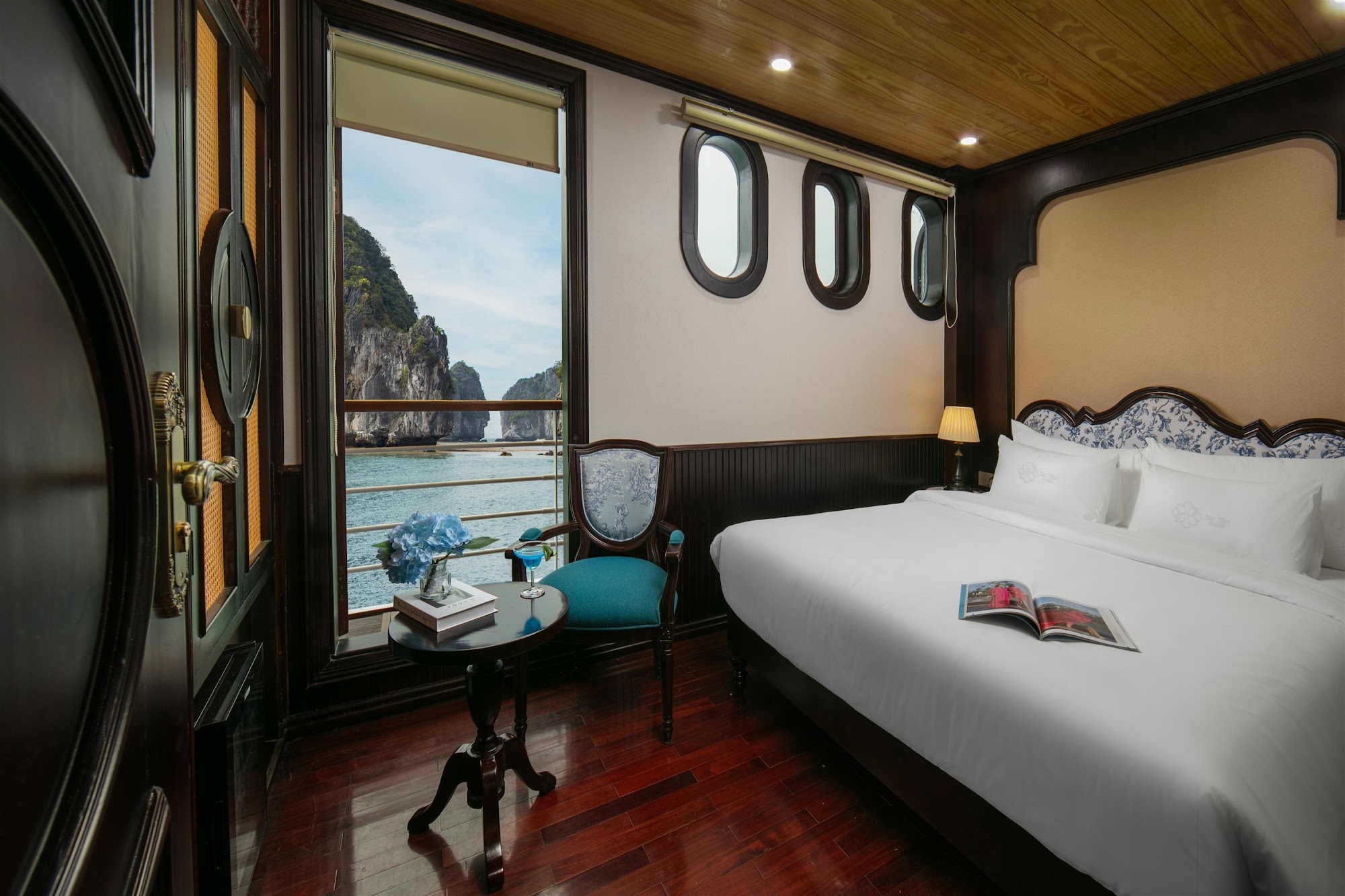 Du Yên Cruise - Du thuyền 5 , 5 sao ngủ đêm Vịnh hạ Long, Lan hạ ạ Long, Lan Ha Overnight 5,6 star cruise: 2n1d, 3n2d