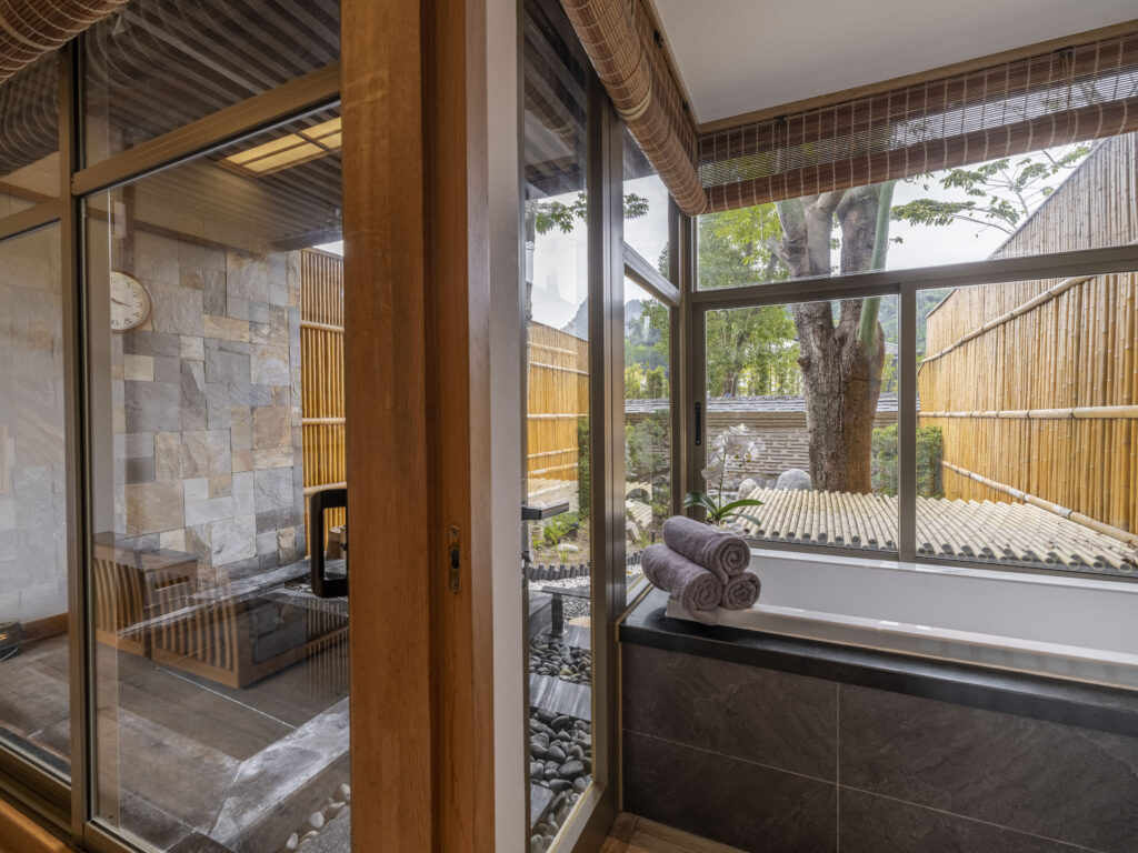 Phòng nghỉ qua đêm - King twin guest room