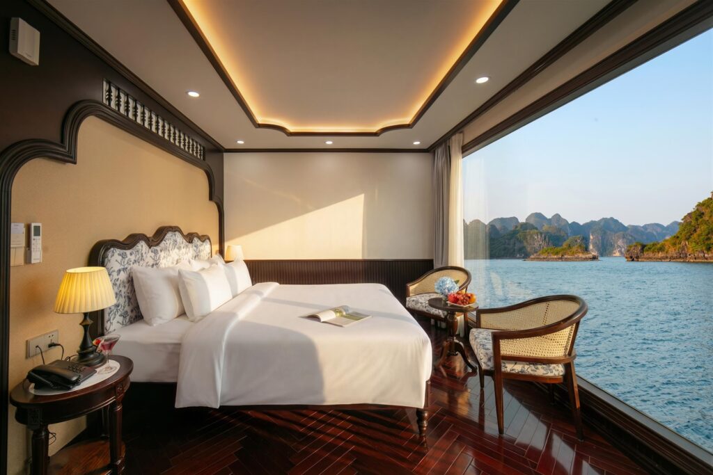 Cabin Du yên Cruise 5 sao tour ngủ đêm vịnh hạ long và vịnh lan hạ
