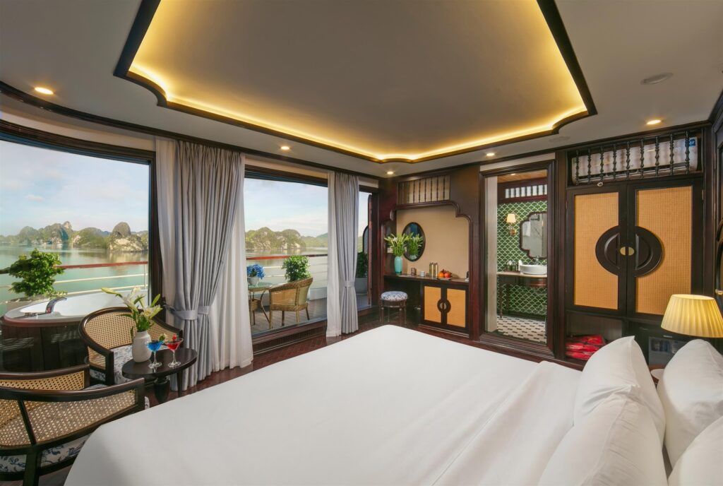 Cabin Du yên Cruise 5 sao tour ngủ đêm vịnh hạ long và vịnh lan hạ