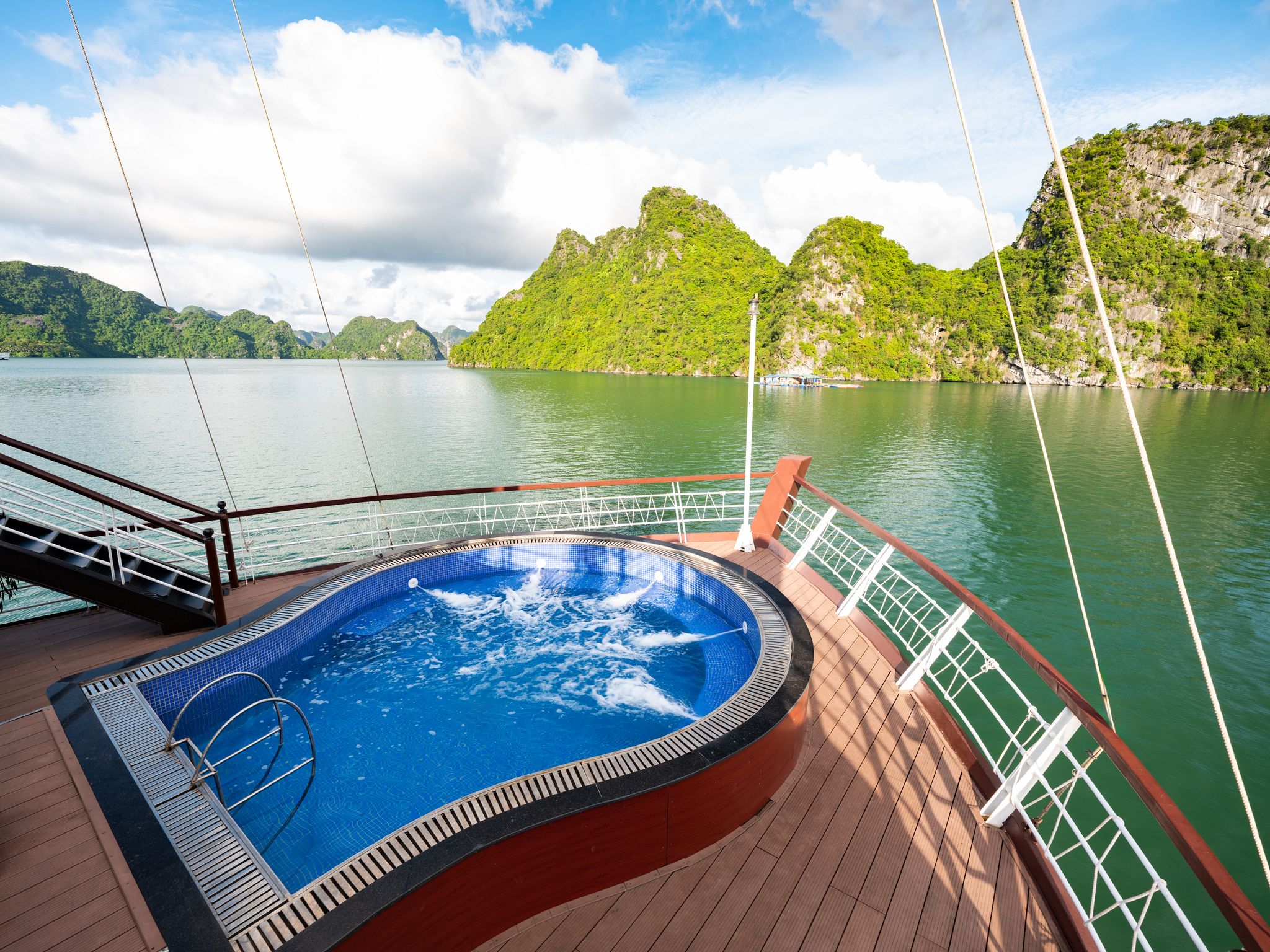 Le Jouney Elegance 5 star Cruise Lan Ha Bay