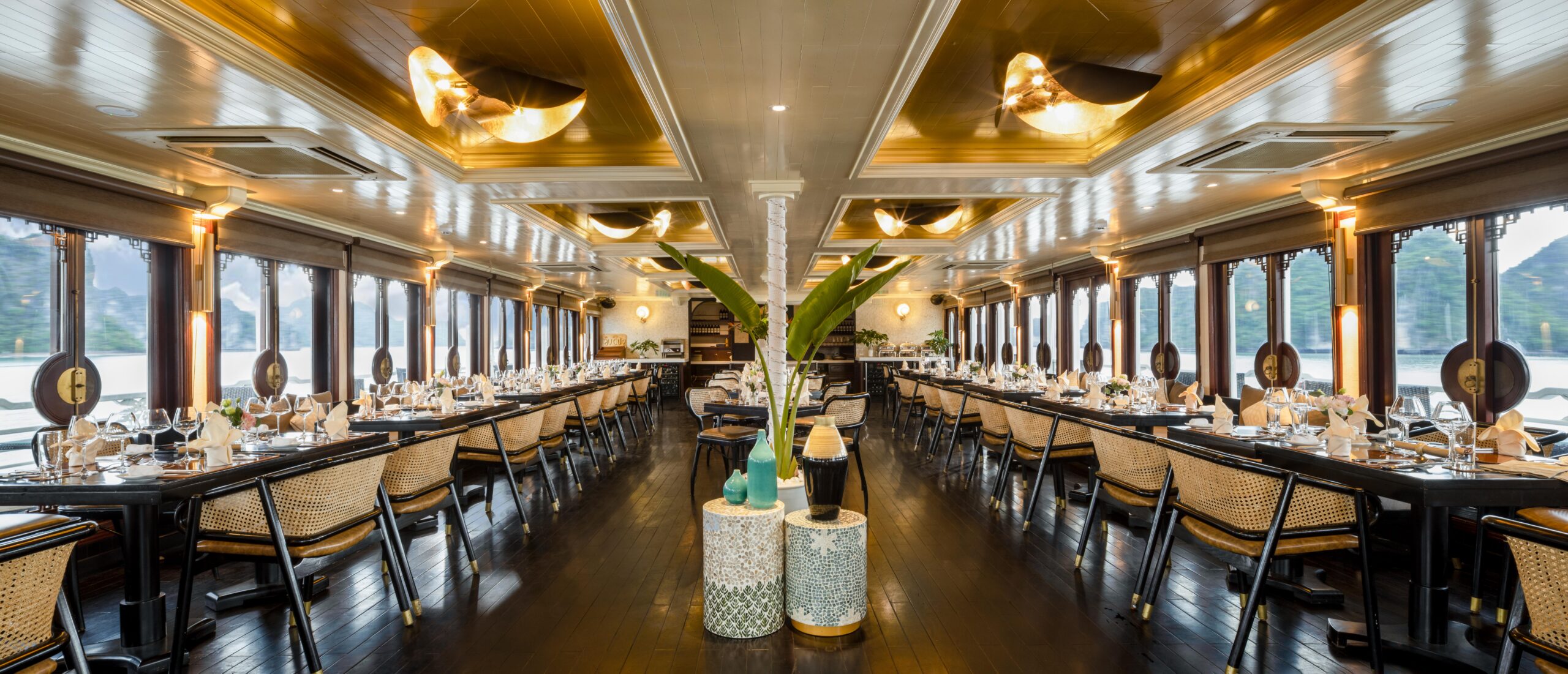 The Âu Cơ Cruise Ha Long Lan Ha
