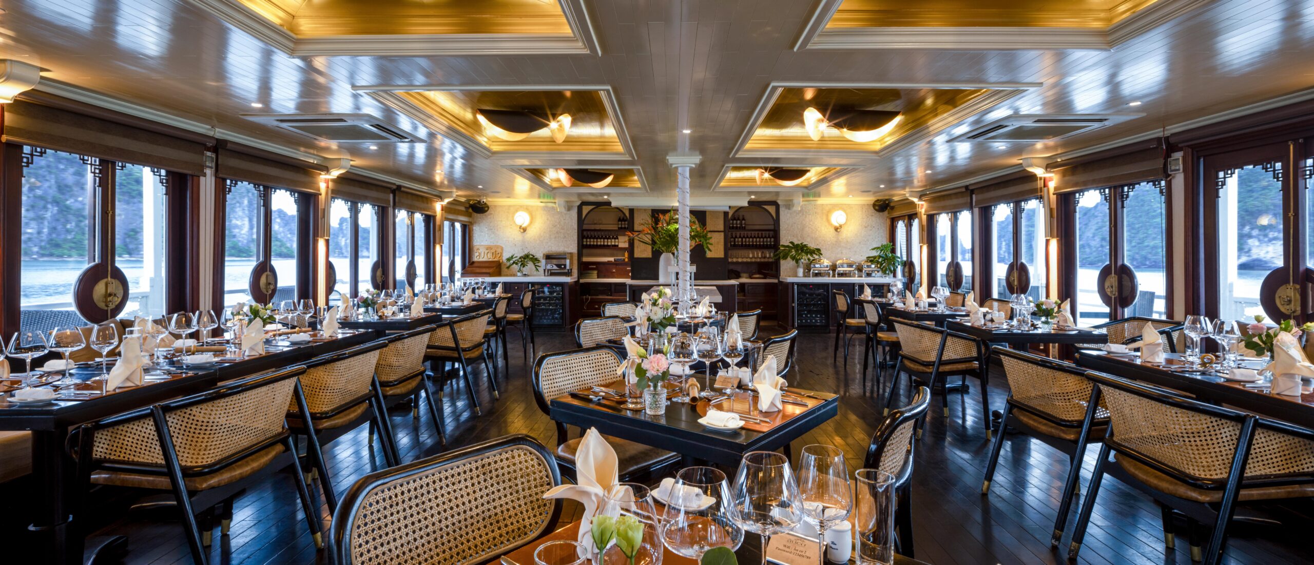 The Âu Cơ Cruise Ha Long Lan Ha Tour Du thuyền Vịnh Hạ Long, Lan Hạ 2n1d, 3n2d