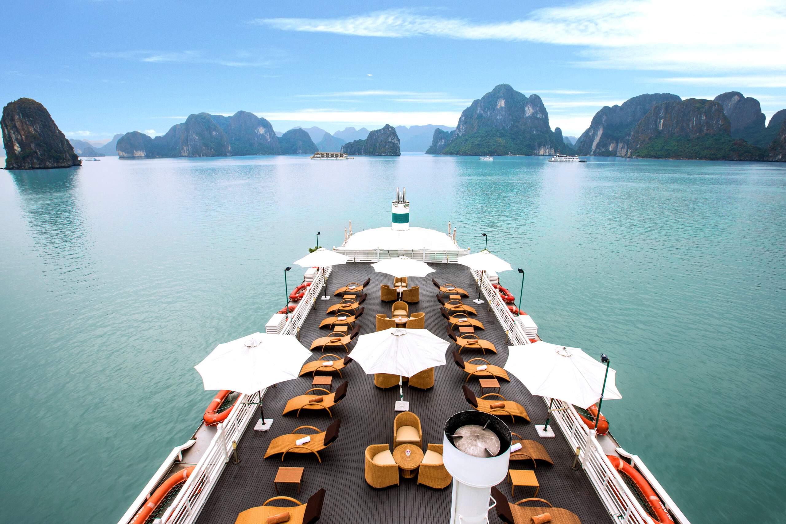The Âu Cơ Cruise Ha Long Lan Ha Tour Du thuyền Vịnh Hạ Long, Lan Hạ 2n1d, 3n2d