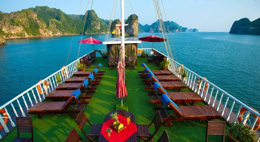 Tour Du thuyền 4 sao Vịnh Hạ Long 2n1d. 3n2d