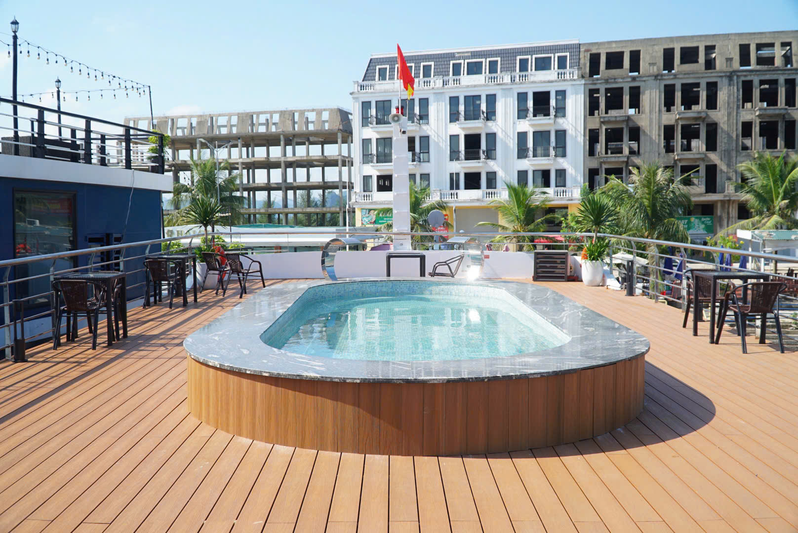 Halora Odyssea Lan Ha Bay 5 star cruise
