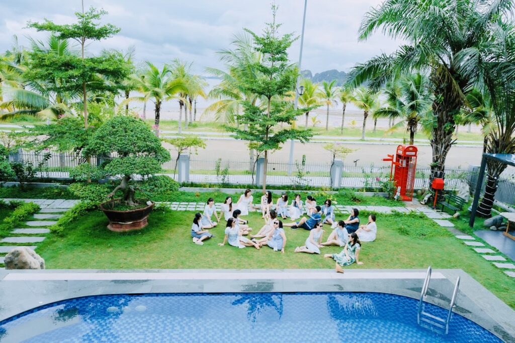 Villa view biển đảo Tuần Châu, 7 phòng ngủ, bể bơi riêng, karaoke: Glenda