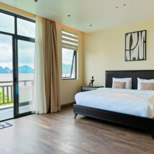 The One Villa, Villa 6 phòng ngủ view vịnh, bãi biển, bể bơi riêng, sân vườn