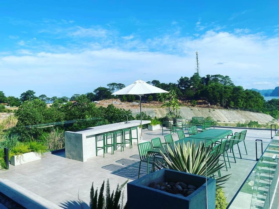 S Hill Villa - villa bể bơi vô cực trung tâm đảo Tuần Châu, Quảng Ninh S Hill Villa, Villa 6 phòng ngủ view vịnh, bãi biển, bể bơi riêng, sân vườn
