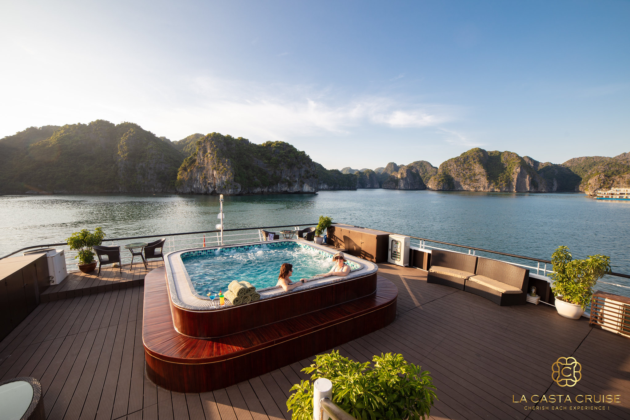 La Casta Cruise 5 star Lan Ha Overnight