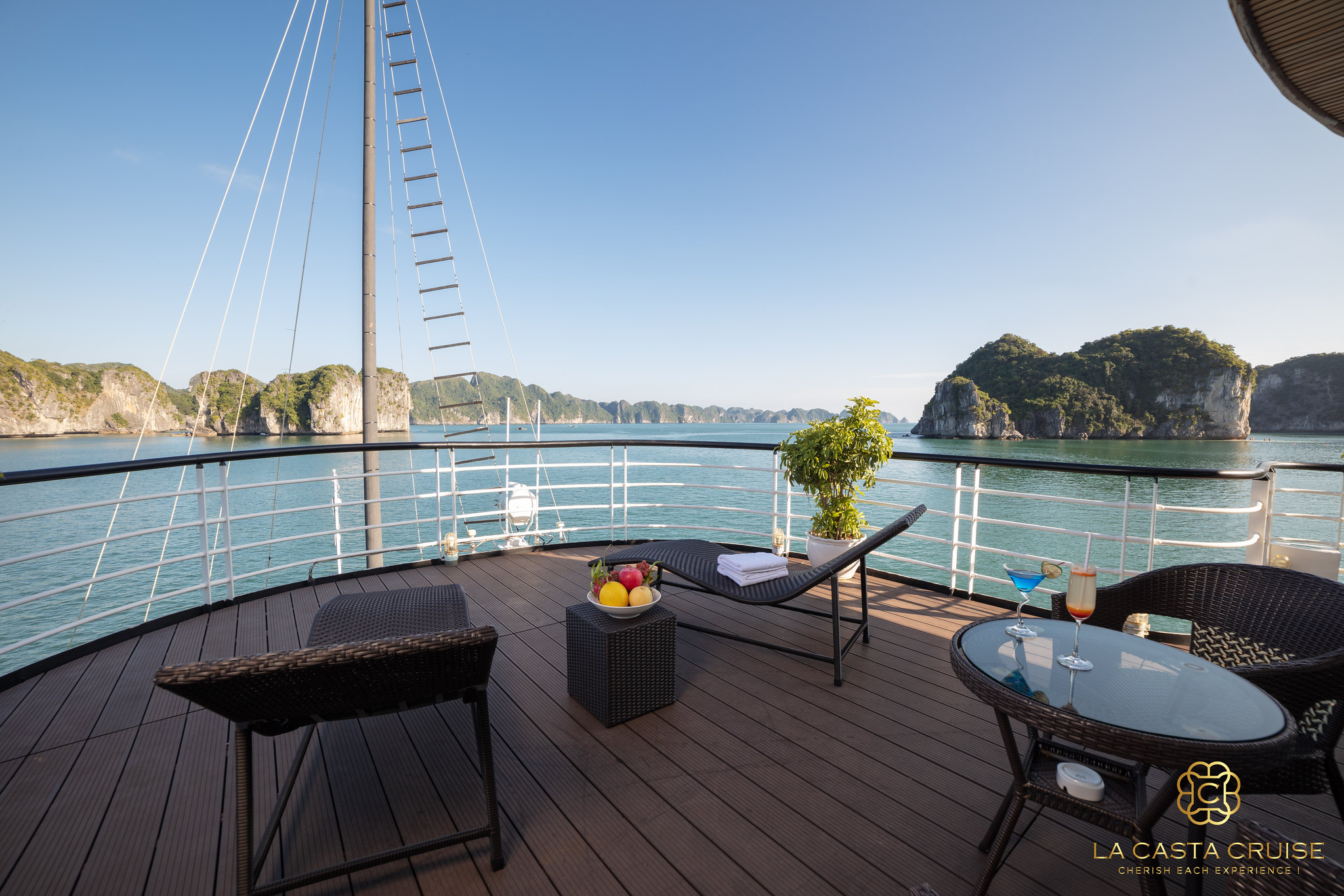 La Casta Cruise 5 star Lan Ha Overnight Du thuyền 5 sao tour vịnh Lan Hạ 2n1d, 3n2d: La Casta