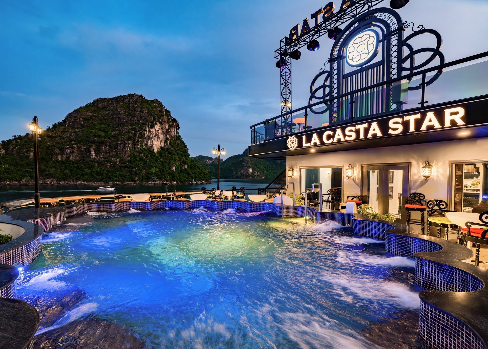 La Casta 6 Star Cruise Overnight Lan Ha BayCa Du thuyền ngủ đêm 6 sao Vịnh Lan Hạ 2n1d, 3n2d La Casta Cruise