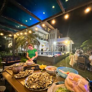 Villa view biển đảo Tuần Châu, 7 phòng ngủ, bể bơi riêng, karaoke: Glenda