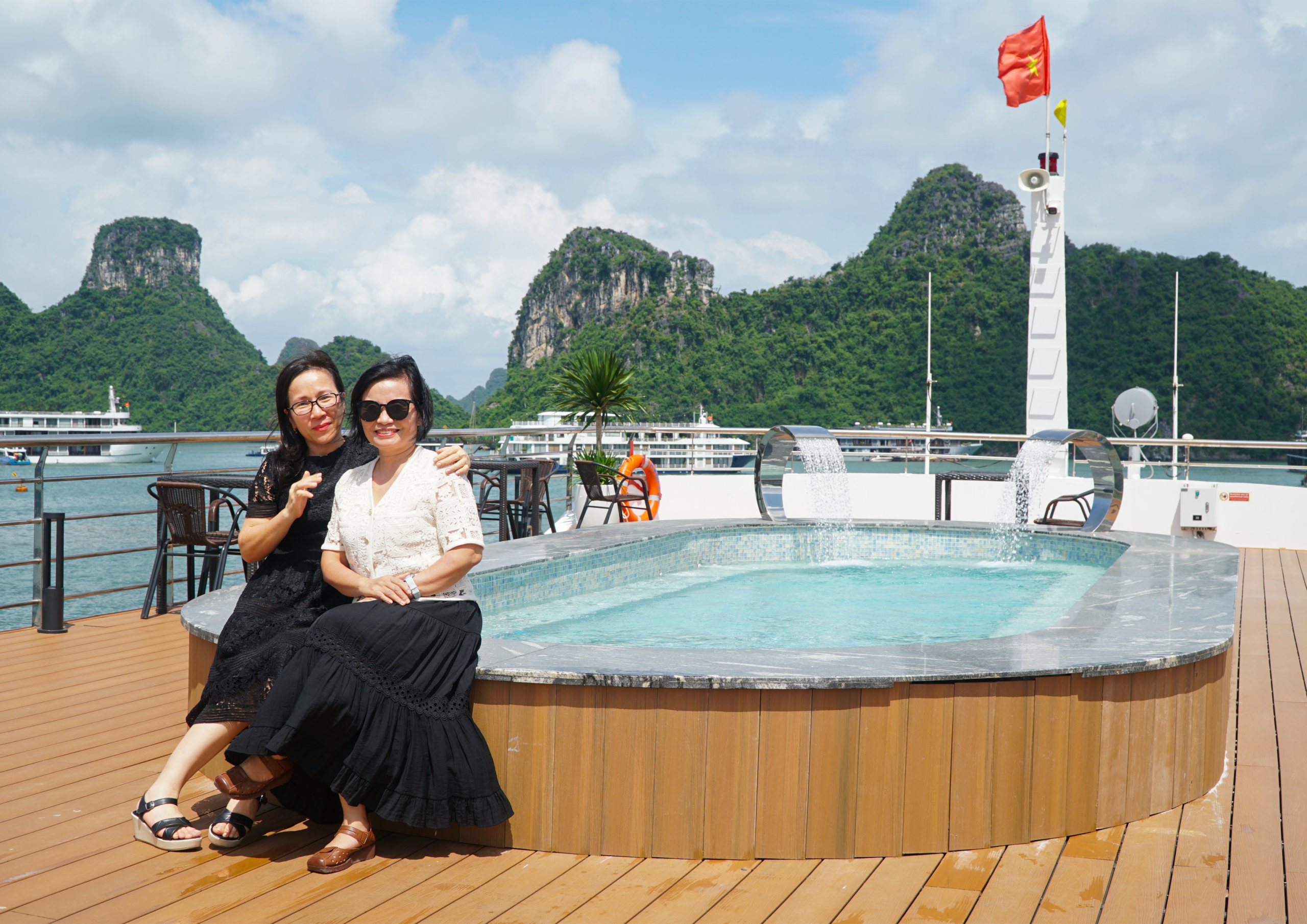 Halora Odyssea Lan Ha Bay 5 star cruise