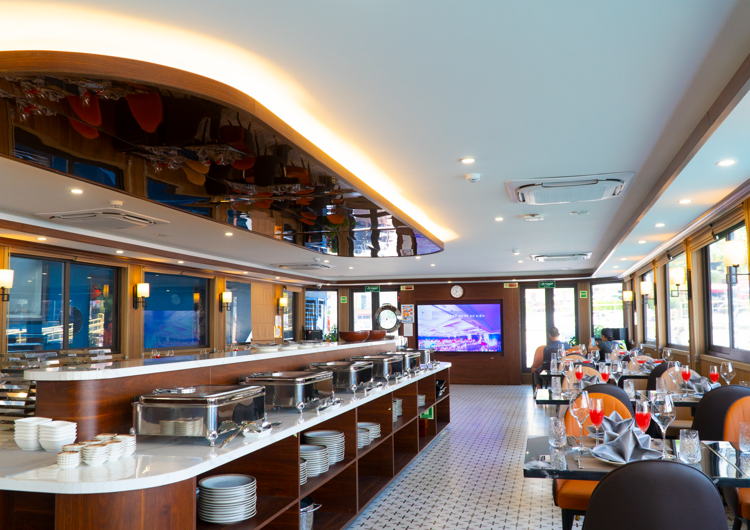 Halora Odyssea Lan Ha Bay 5 star cruise Tour Vịnh Lan Hạ 1 ngày, Du thuyền 5 sao Halora Odyssea