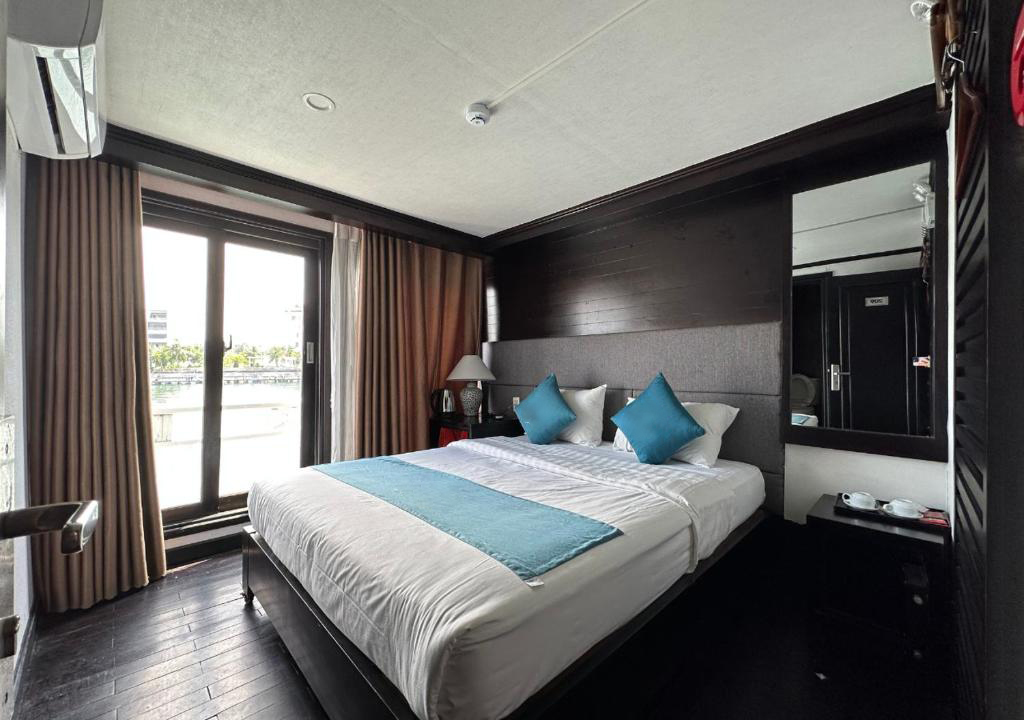 Du thuyền 4 sao Vịnh Hạ Long 2n1d, 3n2d: Aqua Classic