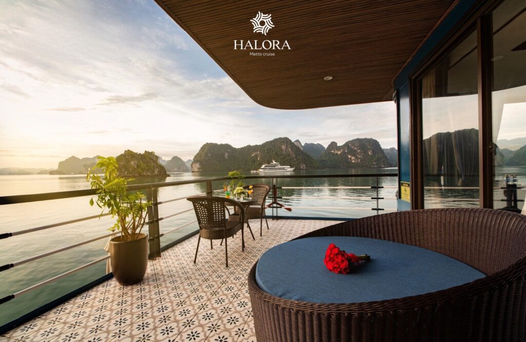 Tour Du thuyền ngủ đêm 5 sao khách Ấn Độ: Halora Metta