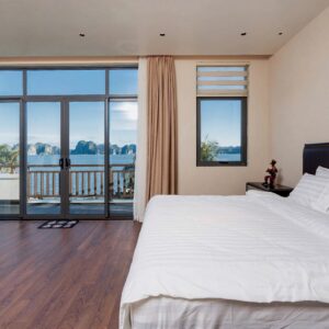 The One Villa, Villa 6 phòng ngủ view vịnh, bãi biển, bể bơi riêng, sân vườn