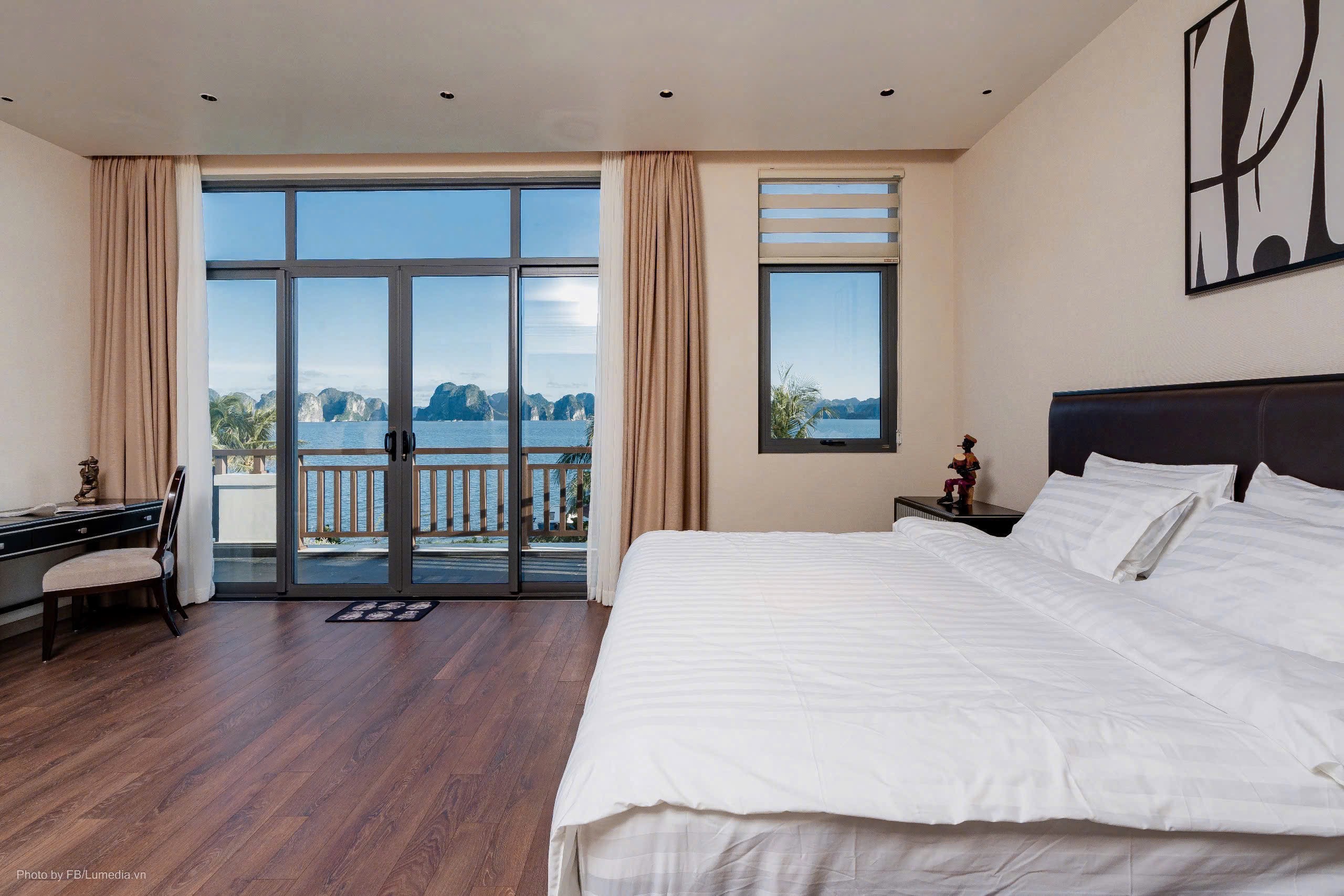 The One Villa 6PN đảo Tuần Châu, Quảng Ninh The One Villa, Villa 6 phòng ngủ view vịnh, bãi biển, bể bơi riêng, sân vườn