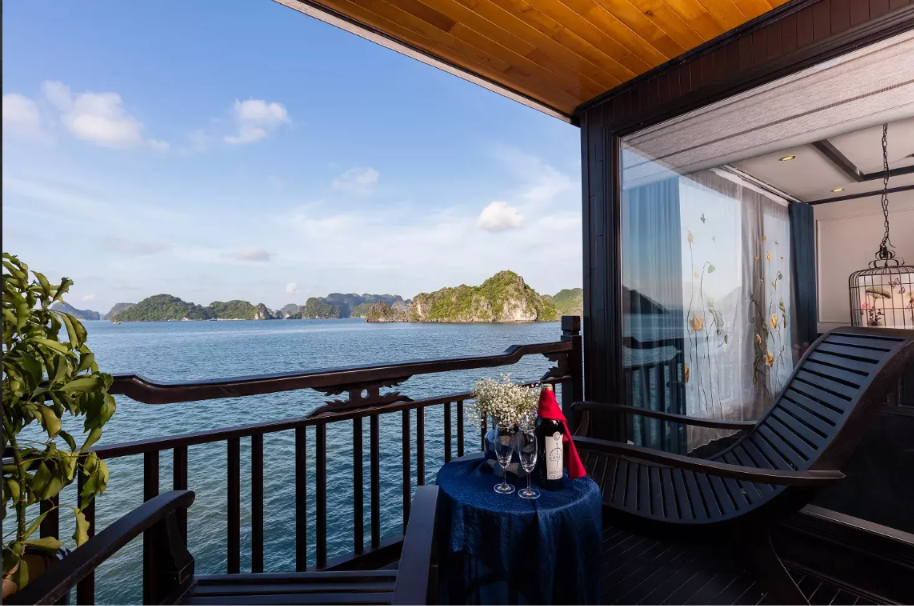 Du thuyền gỗ 5 sao tour Hạ Long Lan Hạ 2n1d, 3n2d: La Regina Grand Cruise