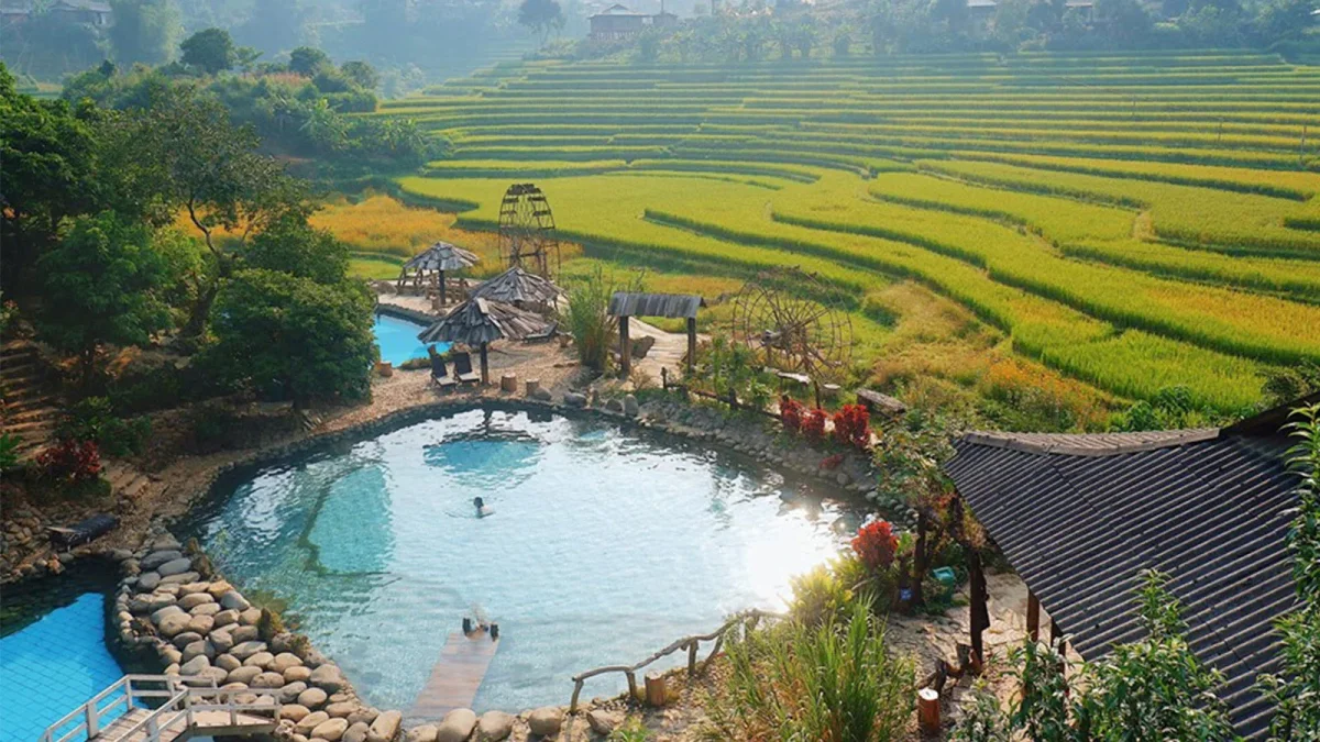Suối nóng Trạm Tấu